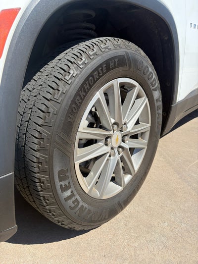 2022 Chevrolet Traverse LT Cloth