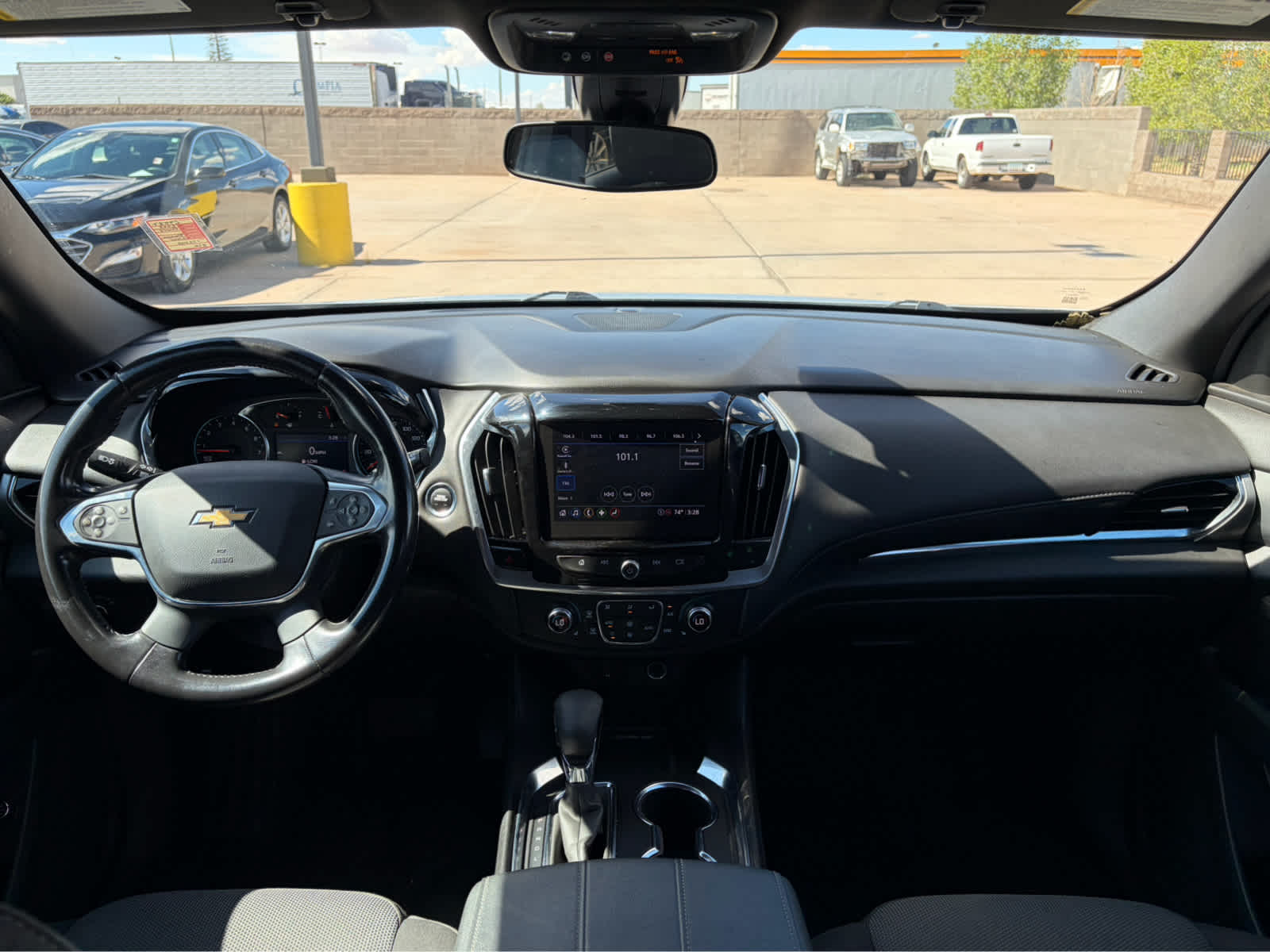 2022 Chevrolet Traverse LT Cloth