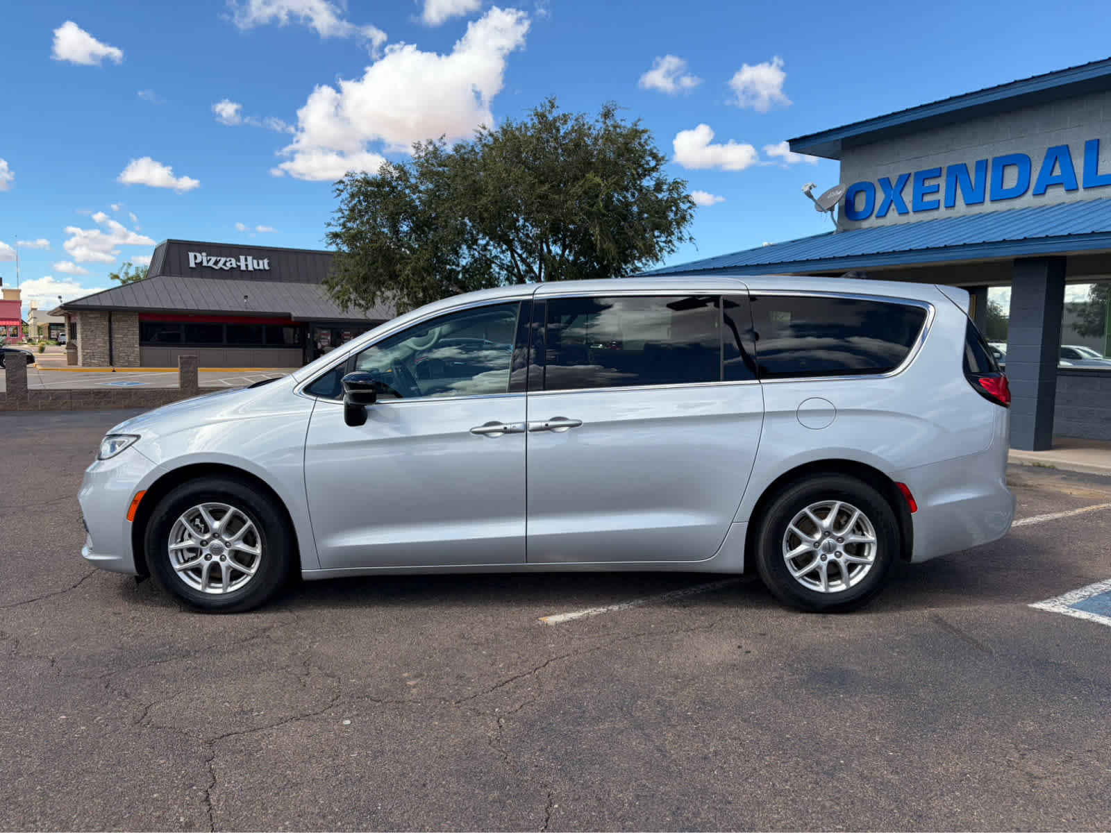 2024 Chrysler Pacifica Touring L