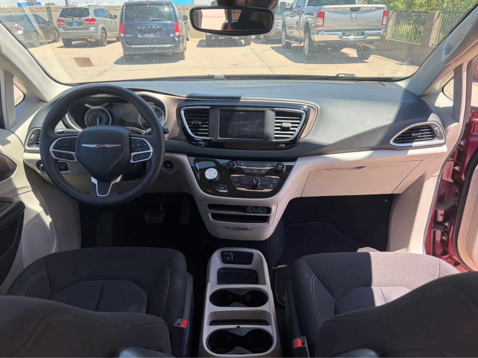 2023 Chrysler Voyager LX
