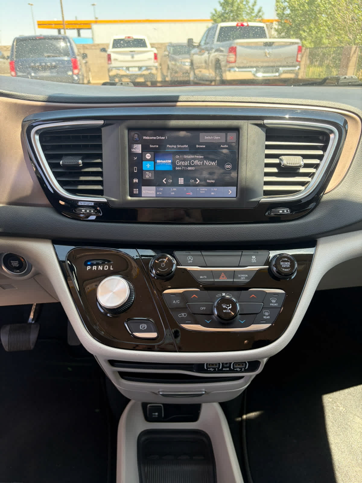 2023 Chrysler Voyager LX