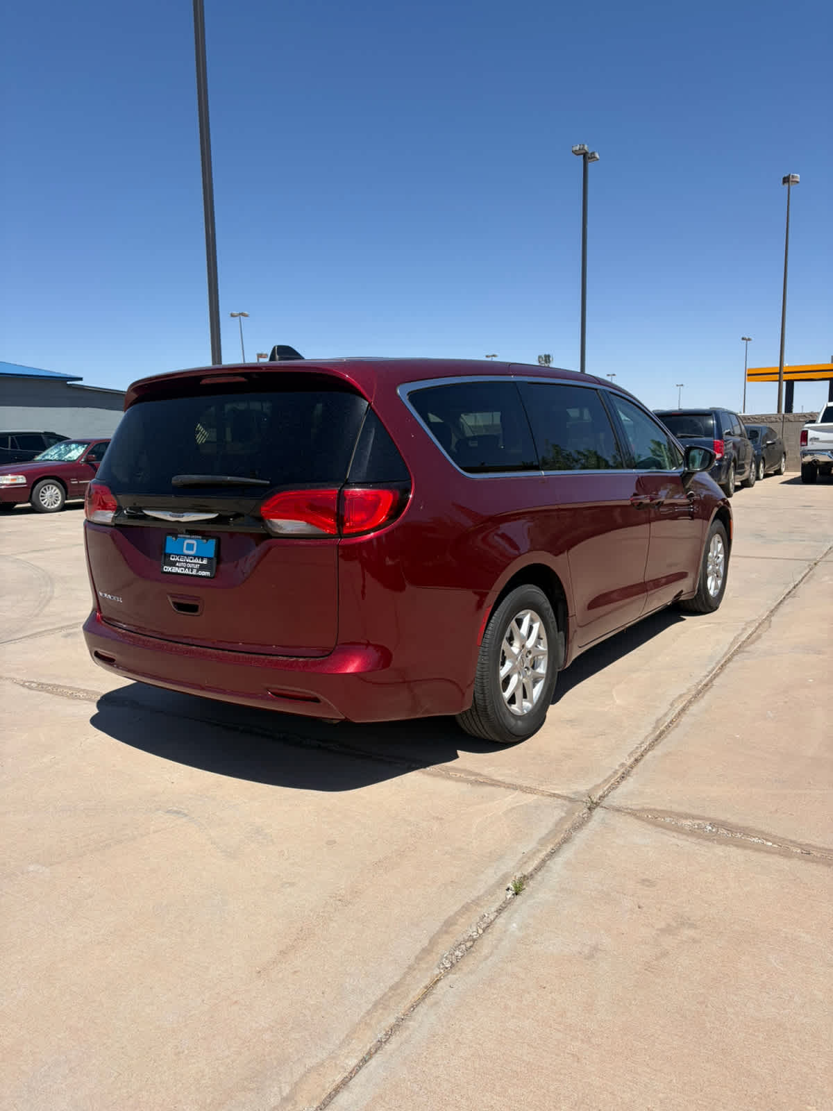 2023 Chrysler Voyager LX