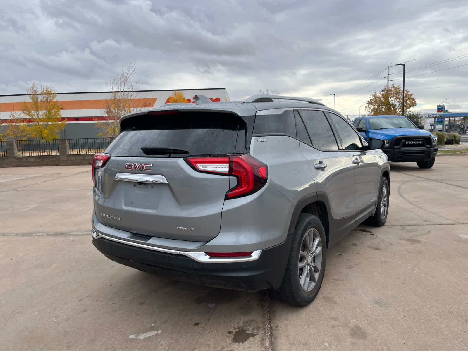 2024 GMC Terrain SLT